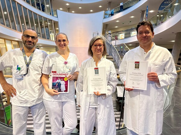 Freuen sich über die erneute Empfehlung des FOCUS: Oberarzt Johnny Haddad, Zentrums-Koordinatorin Inga Biere, Zentrumsleiterin Wiebke Buchholz und Chefarzt Prof. Dr. Erik Schlöricke.