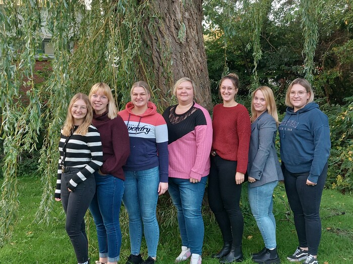 Julja Paulsen, Nadja Michelle Flindt, Levke Claussen, Yvonne Frie, Merle Pahl, Ann-Christin Bornholdt und Thea Marie Mohr absolvieren die neue Fachweiterbildung.