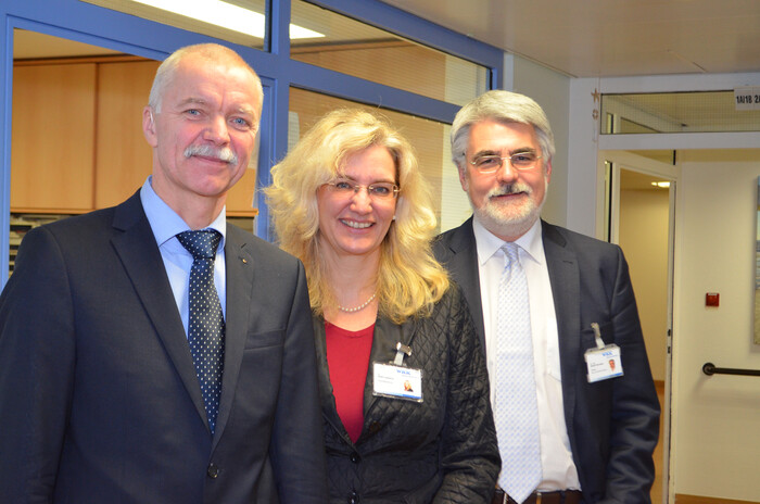 Dr. Thomas Thomsen Dr. Thomas Thomsen