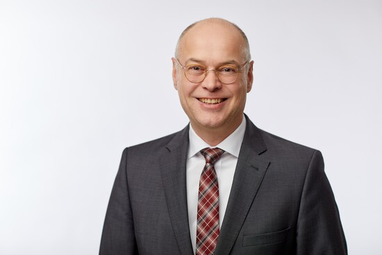 Dr. Bernward Schröder